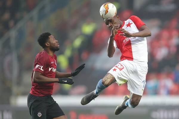 Slávisté klopili hlavy, na výhru nedosáhli. To bylo vypjaté derby pražských S