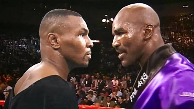 Mike Tyson (USA) vs Evander Holyfield (USA)