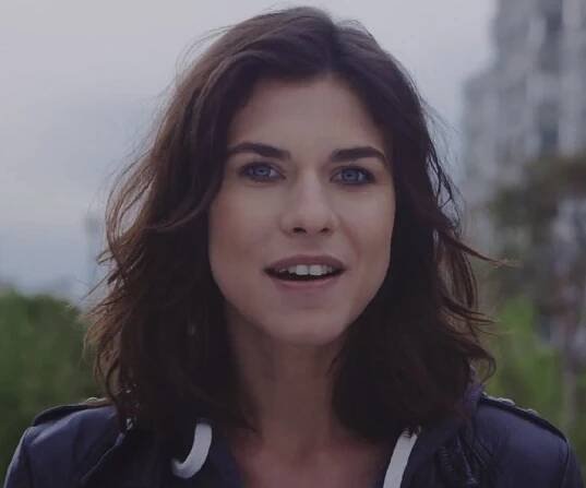 Ana Ularu Biography - Facts, Childhood, Family Life & Achievements