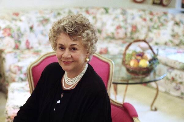 Joan Plowright, Tony-winning actress, dead at 95