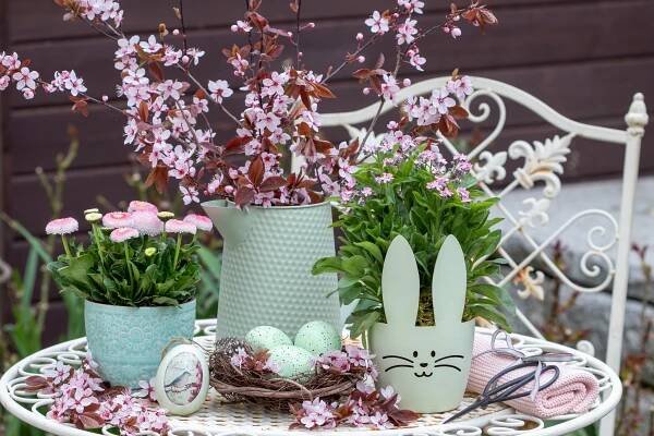 Inspirace na nádhernou velikonoční výzdobu, co nic nestojí: Přeneste si svátky jara i na balkon či zahradu