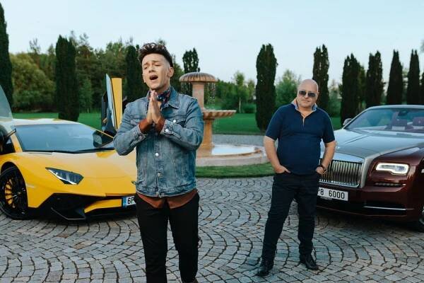 Jan Bendig s Michalem Davidem vydávají společný klip "Dávno vím" - Michal David