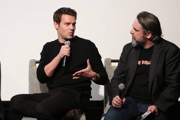Jonathan Groff at an event for Mindhunter: Lovci myšlenek (2017)