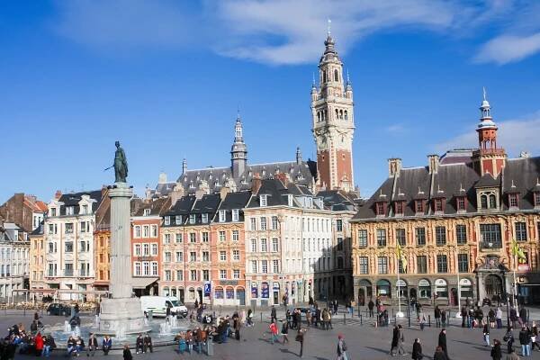 central place general de gaulle ve francouzském lille. - lille - stock snímky, obrázky a fotky