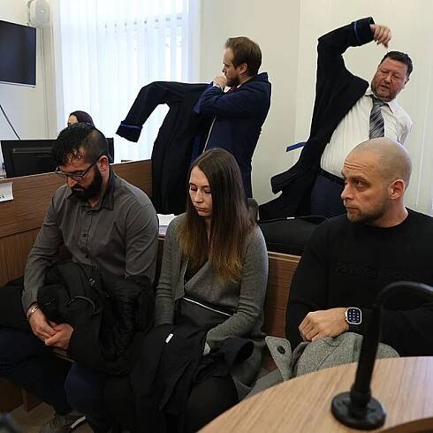 Tomáš Strnad, jeho partnerka a Tomáš Soukup u Obvodního soudu pro Prahu 5