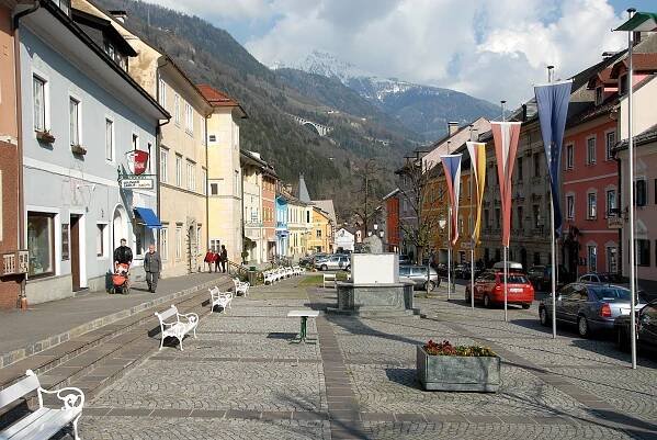Soubor:Obervellach Hauptplatz 08042007 27.jpg – Wikipedie