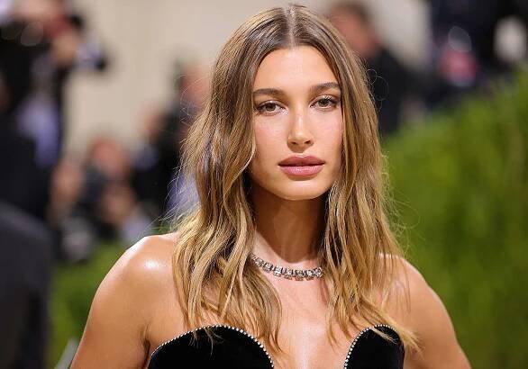 Hailey Baldwin Bieber Released from Hospital After Doctors Find Blood Clot on Brain: 'Home Now and Doing Well'