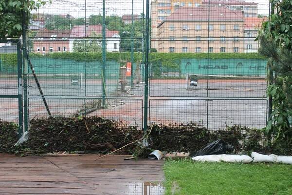 Záběhlický Hamr se vzpamatovává z povodní. I díky dobrovolníkům