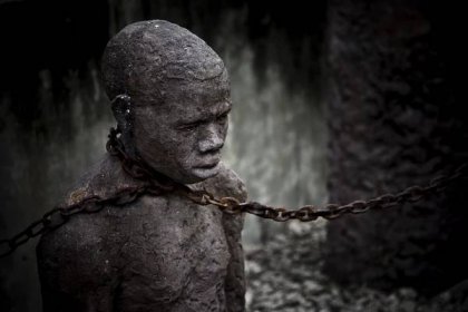12 let otroctví (drama absolutní moci) / Kultura