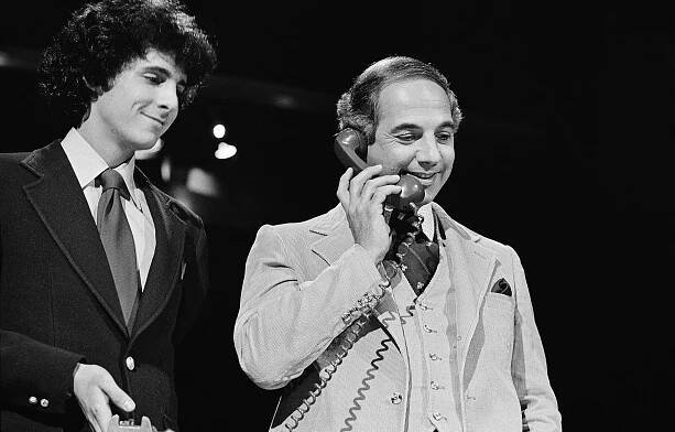 Neil Levy and Ron Nessen in Saturday Night Live (1975)