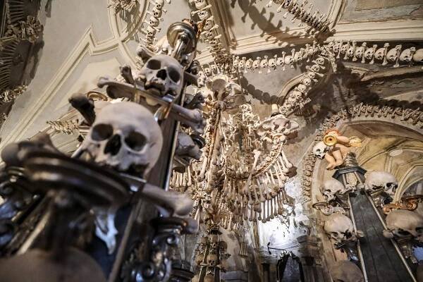 Ani pro turisty, ani pro místní. Pustnoucí Kutná Hora bojuje s pověstí města duchů