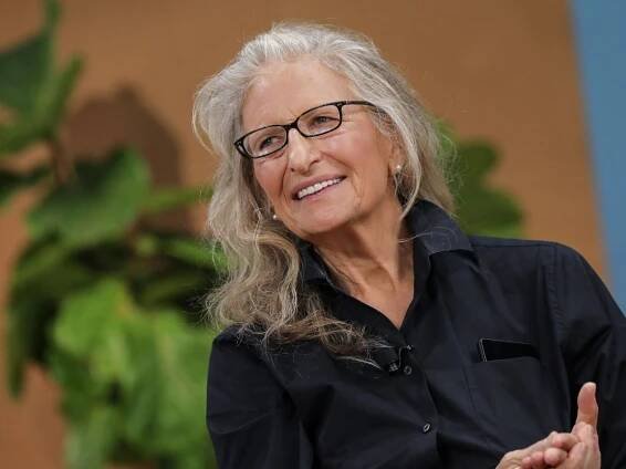 You'll never guess where Annie Leibovitz keeps her family portraits – the out-of-the-box placement is...