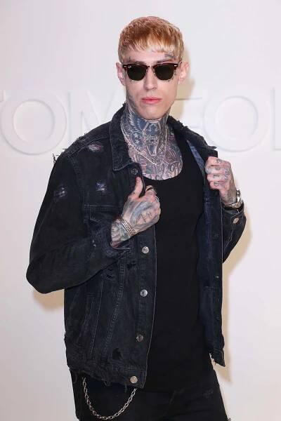 Trace Cyrus' Dating History: Demi Lovato, Brenda Song, More