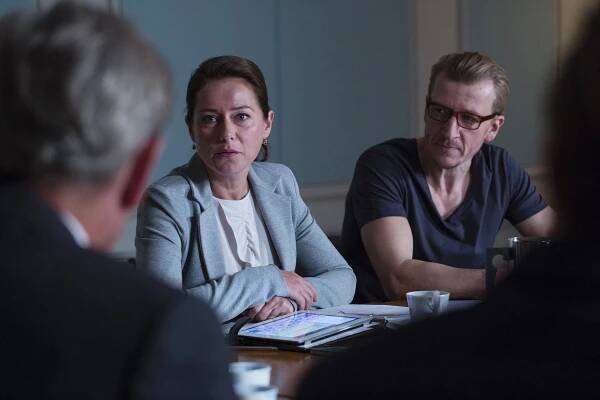 Vláda - Pád - Z filmu - Sidse Babett Knudsen, Jens Albinus