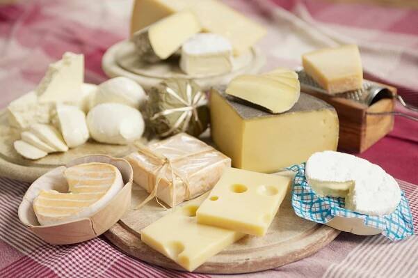 Sýr Morbier Cremier se nesmí prodávat. Jsou v něm nebezpečné toxiny