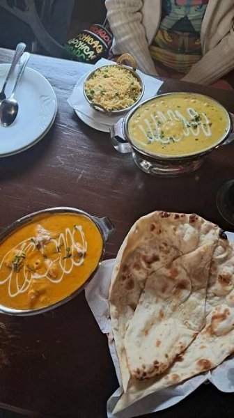 Laligurans indická a nepálská restaurace foto 3