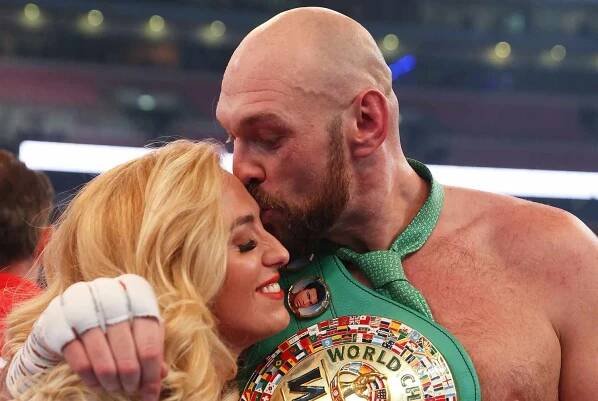 Tyson Fury a jeho milovaná žena Paris.
