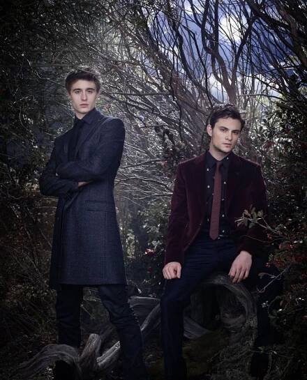 Max Irons, Shiloh Fernandez - Červená Karkulka - Promo
