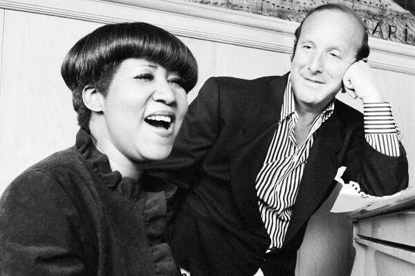 Clive Davis Mourns Aretha Franklin: 'Truly One of A Kind'