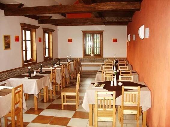 Zámecká Restaurace Chlumec nad Cidlinou | Apetee