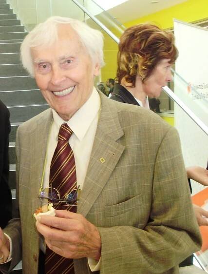 Soubor:Miroslav Zikmund, Zlín (2).jpg – Wikipedie