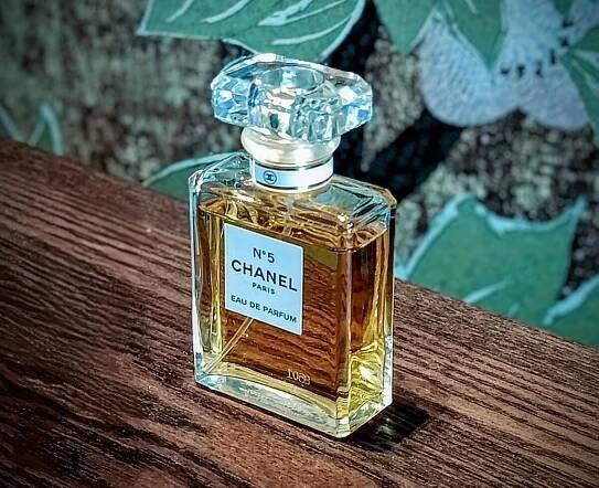 Chanel No 5 Parfum Chanel pro ženy