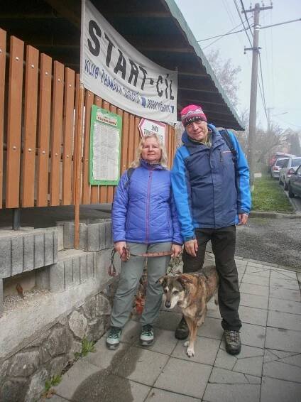 Turisté z Vřesovic potřetí zdolali horu Bradlo. Nejmladší účastník vyhrál auto