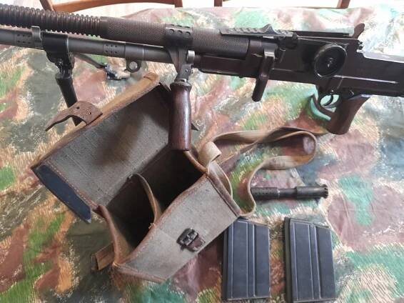 Samonabíjecí puška upravená z lehkého kulometu vz.30/37