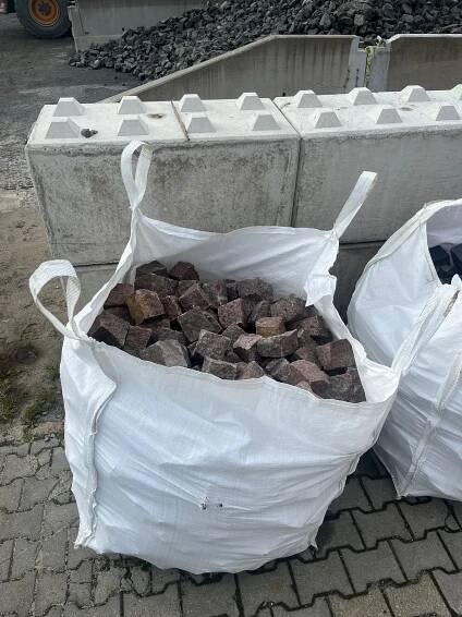 8. kostky červené BB