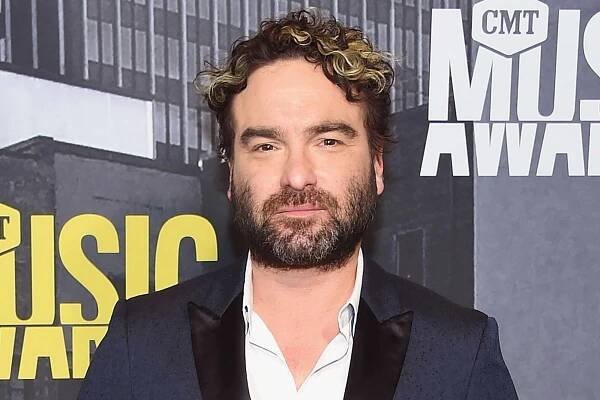 Johnny Galecki Says Guest-Starring on Roseanne Was 'Very, Very Surreal and Emotional'