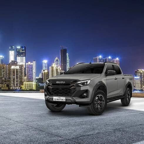 tripetch isuzu leasing banner