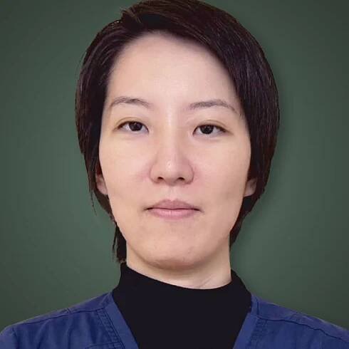 Headshot photo of Yuki Chi