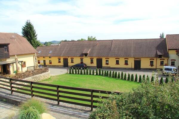 Penzion Týnice - atraktivní penzion s bazénem a tenisovým kurtem v jižních Čechách | Chaty a chalupy na prenájom - prenájom