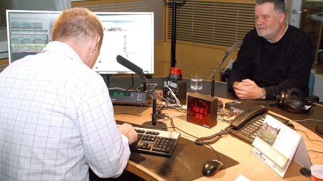 Jaromír Meduna s moderátorem Petrem Králem před vysíláním Hosta Radiožurnálu