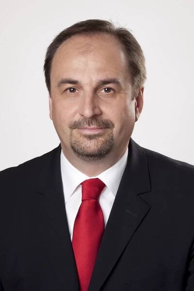 Oficiální fotografie ministra Jana Kohouta
