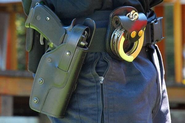Byl jednou jeden... Policista ztratil pistoli i s opaskem: Jak pak pomáhal a chránil?