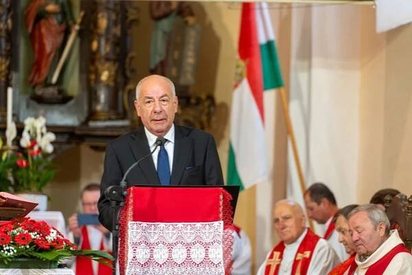 President Sulyok Emphasizes National Unity during Pentecost Visit to Flood-Hit Transylvania