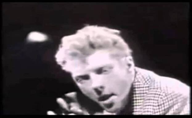 The Trashmen - Surfin Bird - Bird is the Word 1963 (ALT End with Andre Van Duin) (UNOFFICIAL VIDEO)