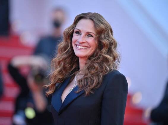 CANNES, FRANCE - MAY 19: Julia Roberts attends the screening of "Armageddon Time" during the 75th annual Cannes Film Festival at Palais des Festivals on May 19, 2022 in Cannes, France.