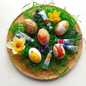 Velikonoční vajíčka malovaná pomocí akvarelových barev Van Gogh - BarevnáPaleta.cz