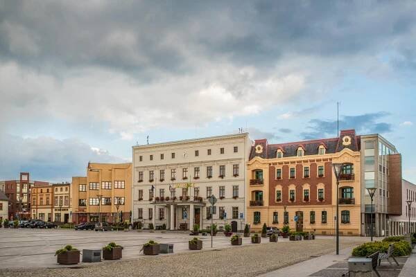 Hlučín: Provoz úřadu bude zajištěn na všech odborech, provoz škol a školek bude omezen | Kurzy.cz
