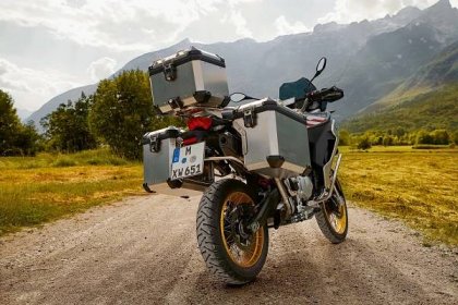 BMW F850GS Adventure Brings the Middleweight ADV - Asphalt & Rubber