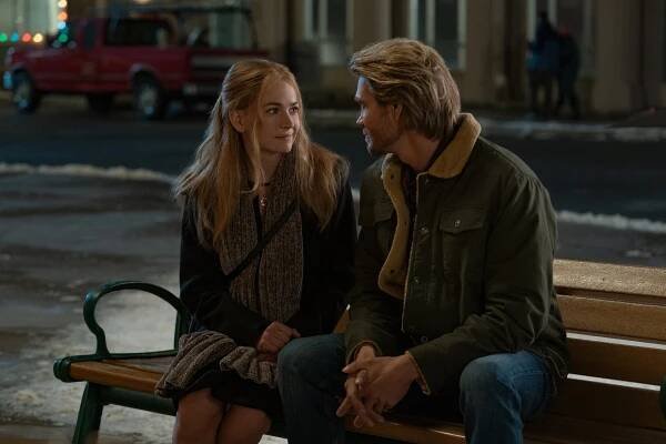 Britt Robertson, Chad Michael Murray - Striptýz pod stromeček - Z filmu