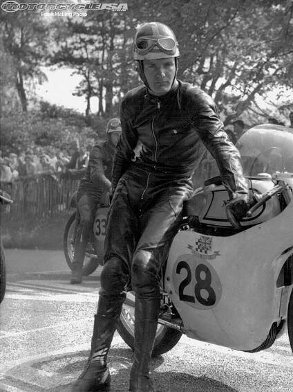 Norton Mike Hailwood-with-his-Manx-Norton-at-Aberdare-Park-in-1958