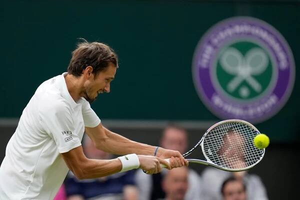 Wimbledon Drops Ban on Players From Russia and Belarus