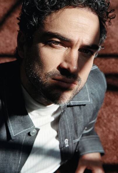 Alfonso Herrera Stays Grounded - Latina