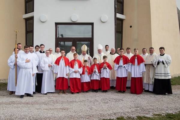 NEDEĽA BOŽIEHO MILOSRDENSTVA V DIECÉZNEJ SVÄTYNI V SMIŽANOCH – Rímskokatolícka cirkev