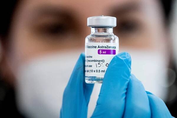 Pfizer, AstraZeneca, Moderna a Johnson & Johnson. Jak jednotlivé vakcíny fungují? | Radiožurnál