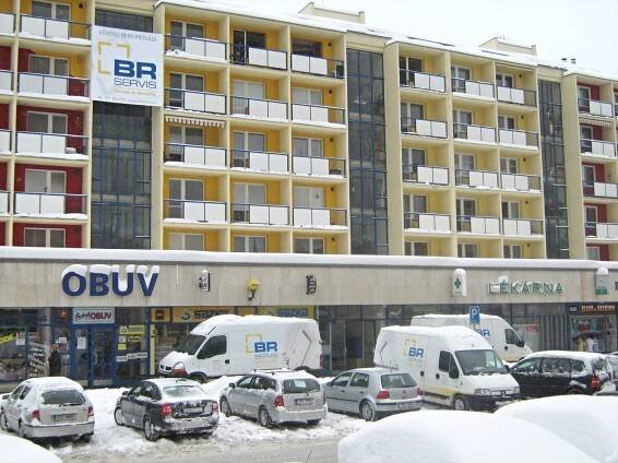 Velká výměna oken proběhla na Vsetíně na ulici Žerotínova