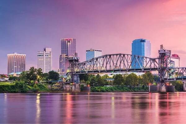 Little Rock, Arkansas – Sean Pavone / Shutterstock